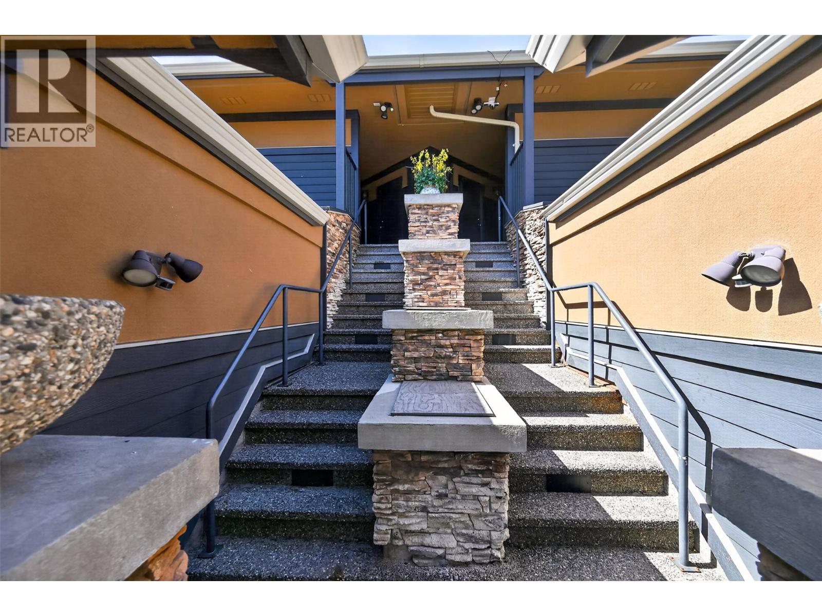 101 Falcon Point Way Unit# 4, Vernon, British Columbia  V1H 1V4 - Photo 10 - 10383039