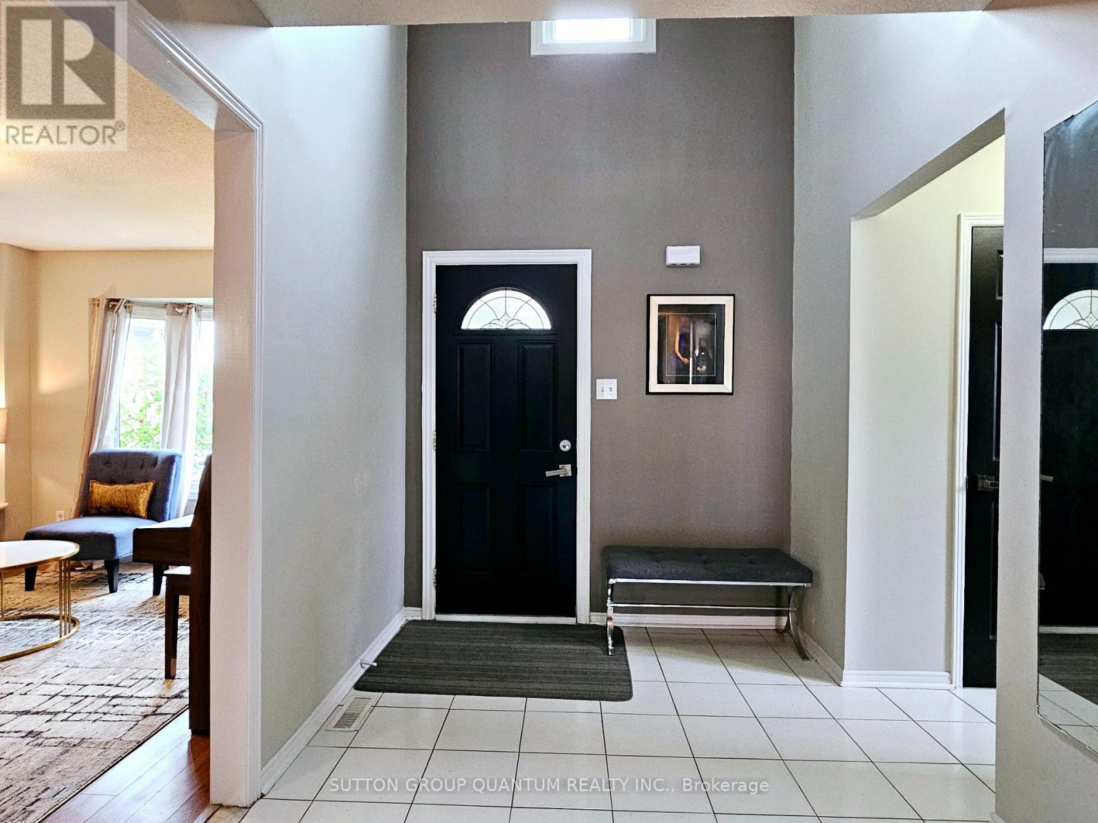 185 Blackfoot Trail S, Mississauga, Ontario  L5R 2G5 - Photo 3 - W12991110