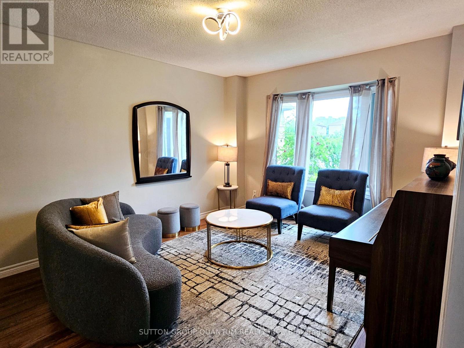 185 Blackfoot Trail S, Mississauga, Ontario  L5R 2G5 - Photo 4 - W12991110