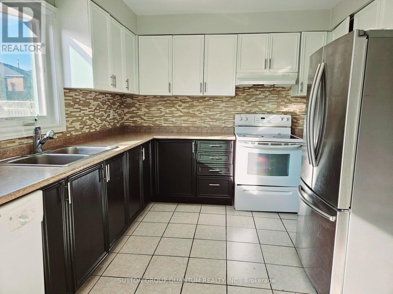 185 Blackfoot Trail S, Mississauga, Ontario  L5R 2G5 - Photo 8 - W12991110