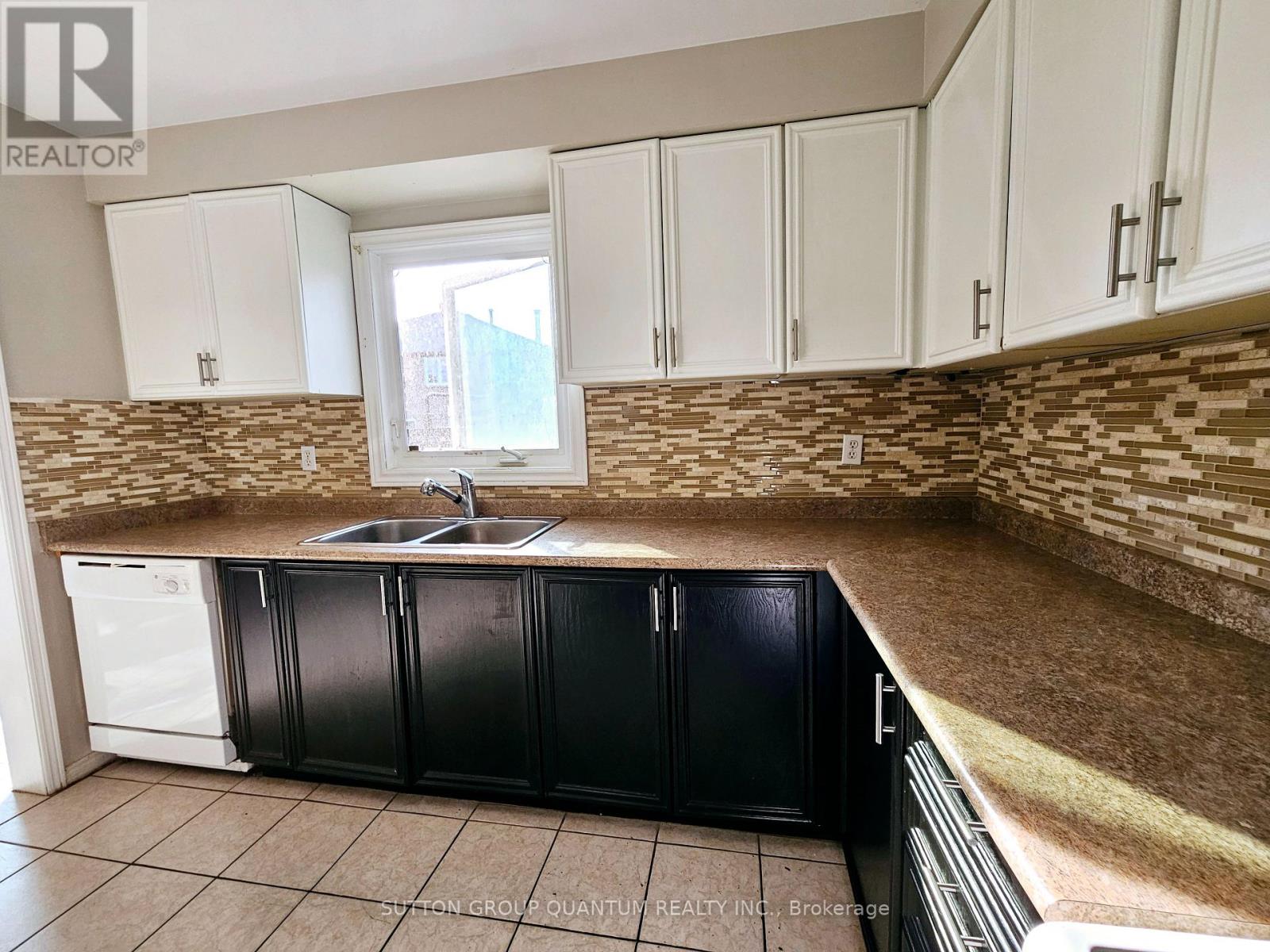 185 Blackfoot Trail S, Mississauga, Ontario  L5R 2G5 - Photo 9 - W12991110