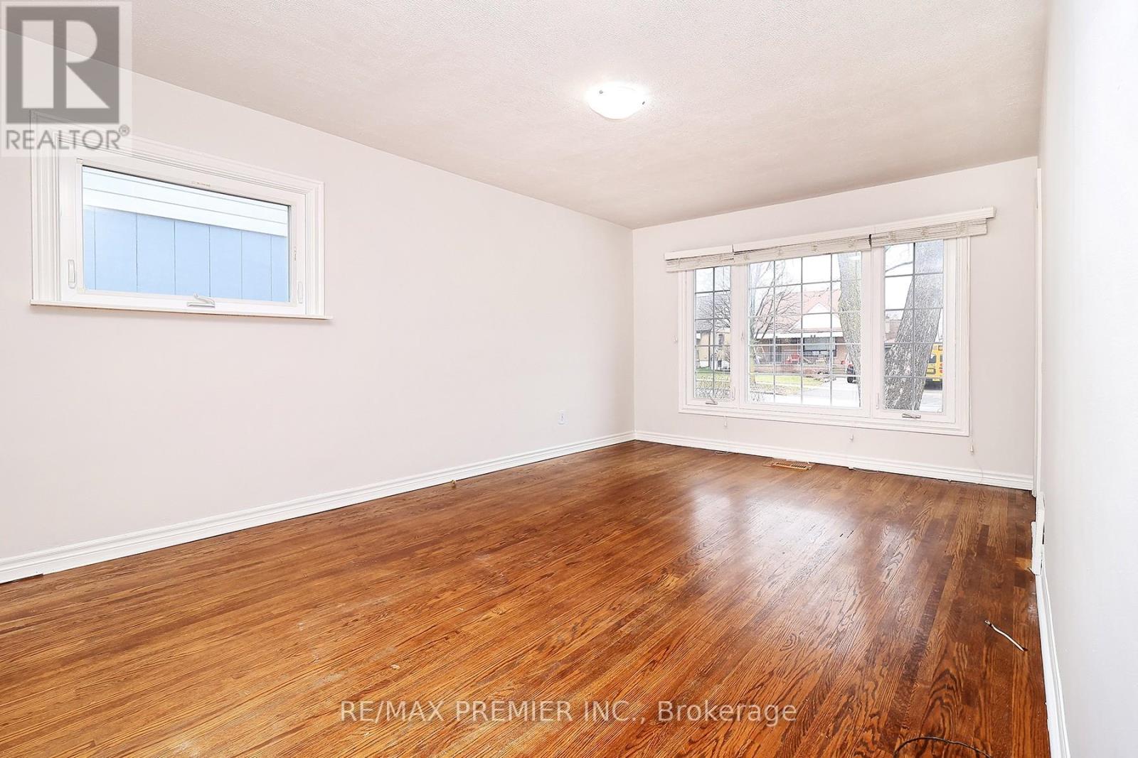 15 Boniface Avenue, Toronto, Ontario  M9W 1T5 - Photo 6 - W12991130