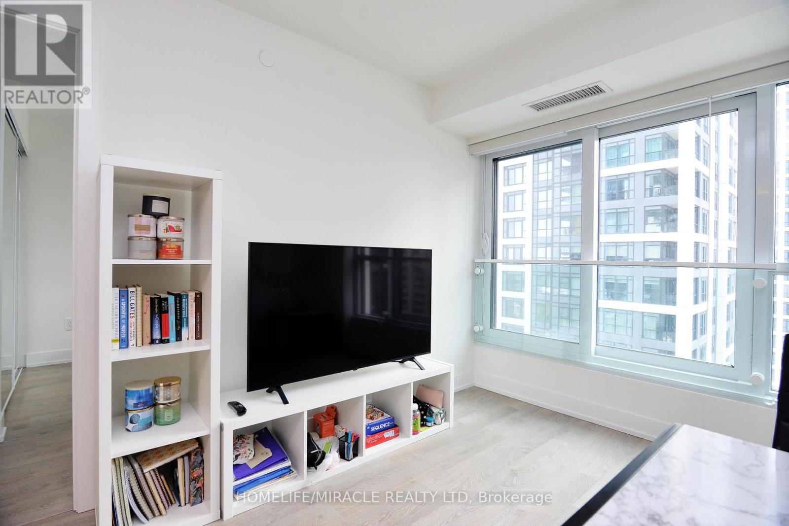 1732 - 5 Mabelle Avenue, Toronto, Ontario  M9A 0C8 - Photo 21 - W12991144