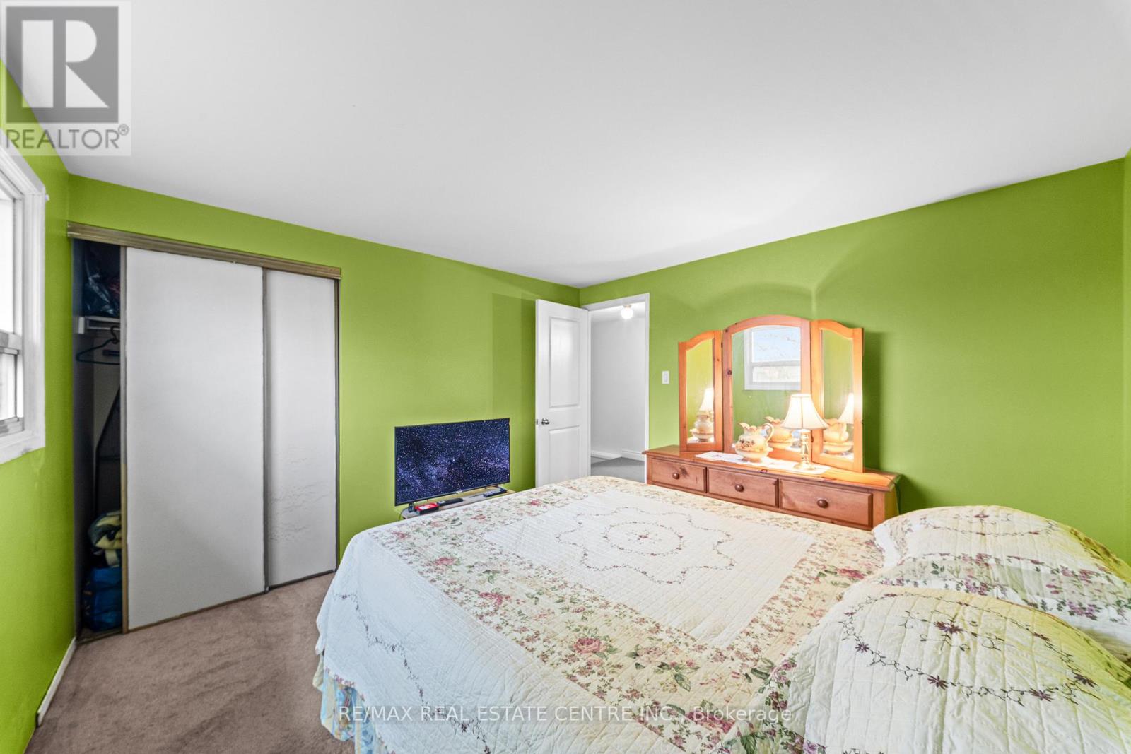 13 Gold Pine Court, Brampton, Ontario  L6S 2K6 - Photo 23 - W12991158