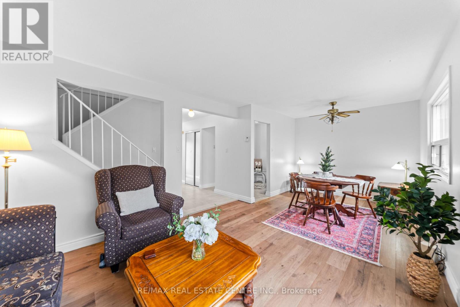 13 Gold Pine Court, Brampton, Ontario  L6S 2K6 - Photo 9 - W12991158