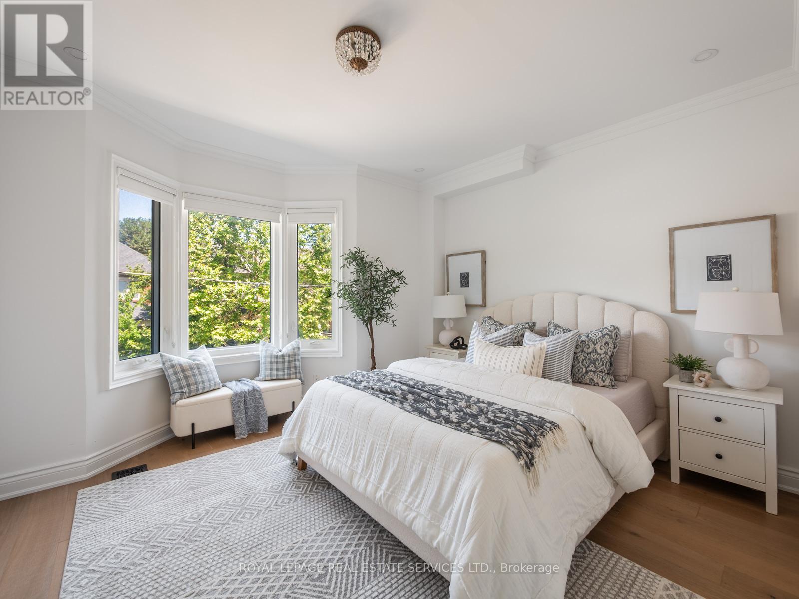 15 Melville Avenue, Toronto, Ontario  M6G 1Y1 - Photo 13 - W12991172