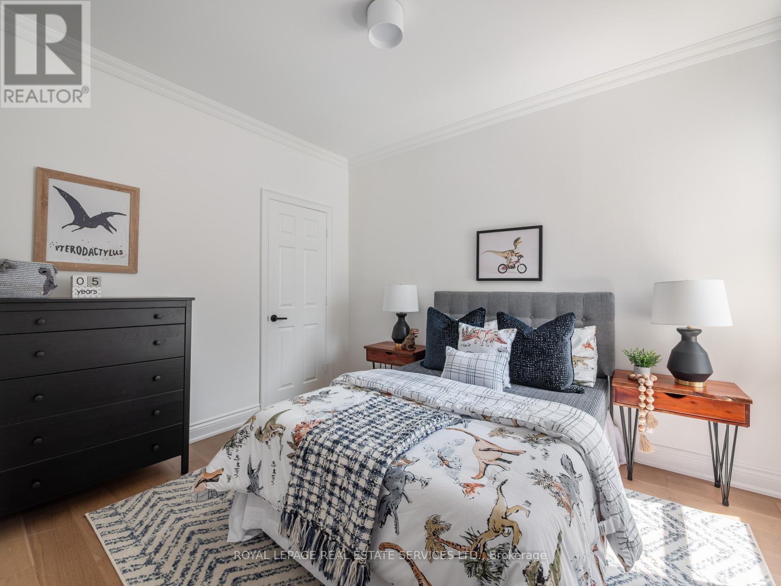 15 Melville Avenue, Toronto, Ontario  M6G 1Y1 - Photo 18 - W12991172