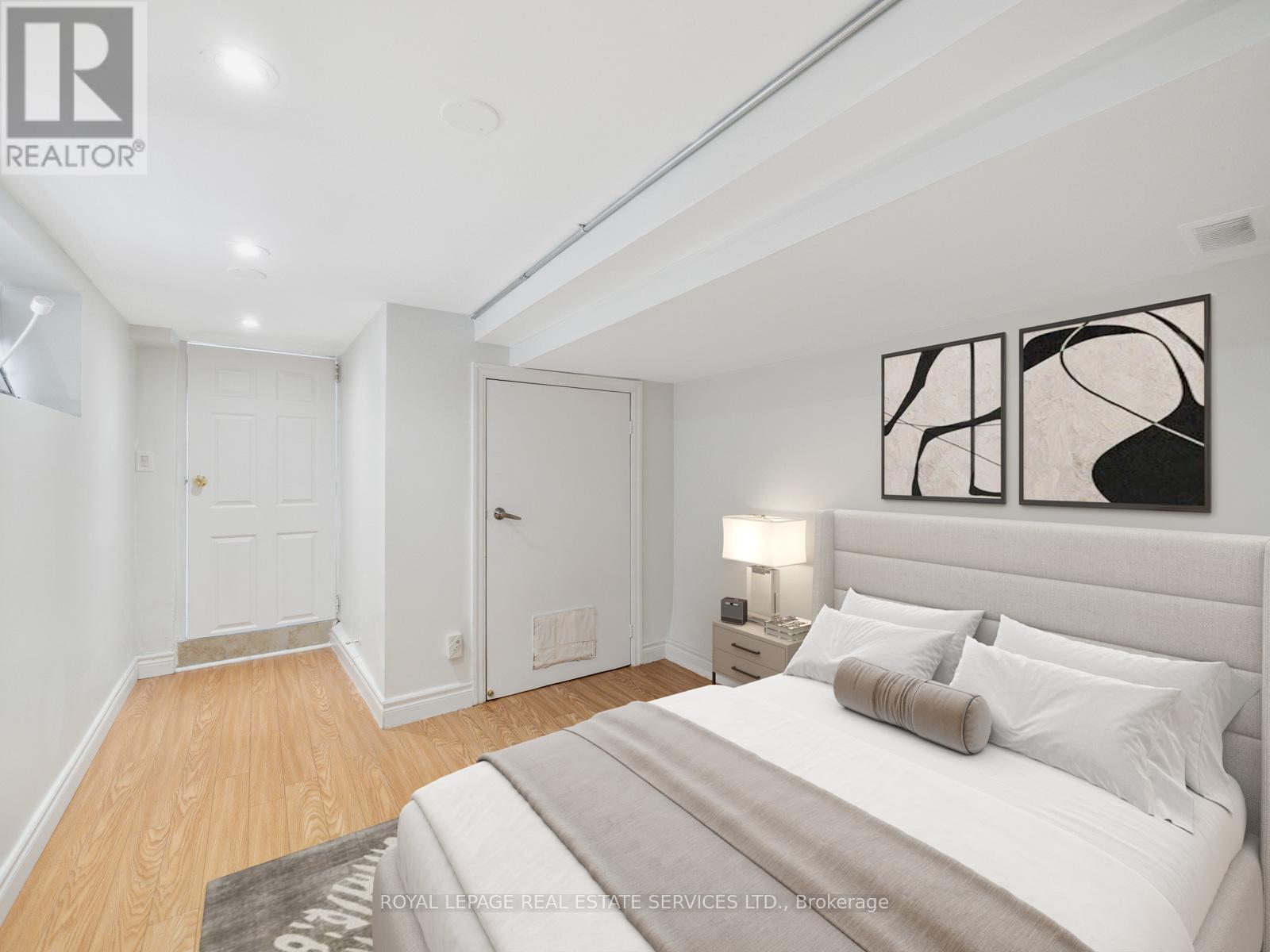 15 Melville Avenue, Toronto, Ontario  M6G 1Y1 - Photo 26 - W12991172