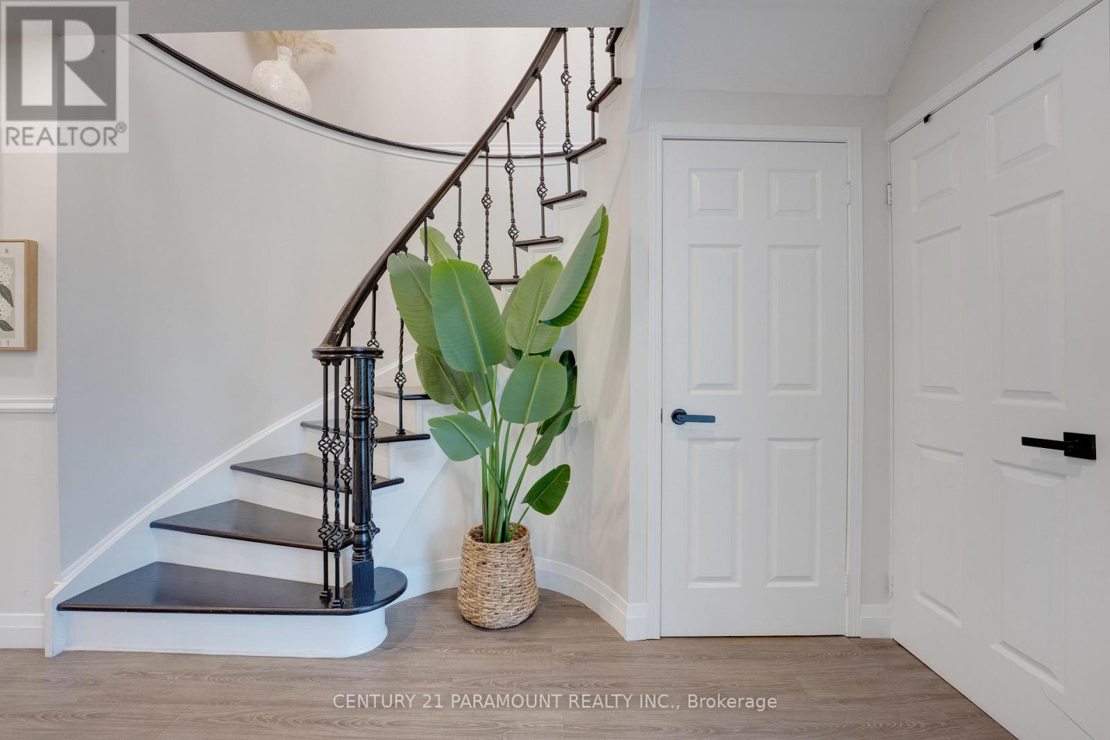 77 Tumbleweed Trail, Brampton, Ontario  L6Y 4Z9 - Photo 8 - W12991202