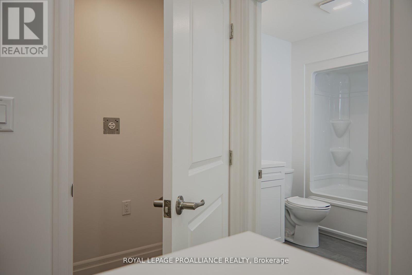 13 Markland Avenue, Prince Edward County, Ontario  K0K 2T0 - Photo 23 - X12991396