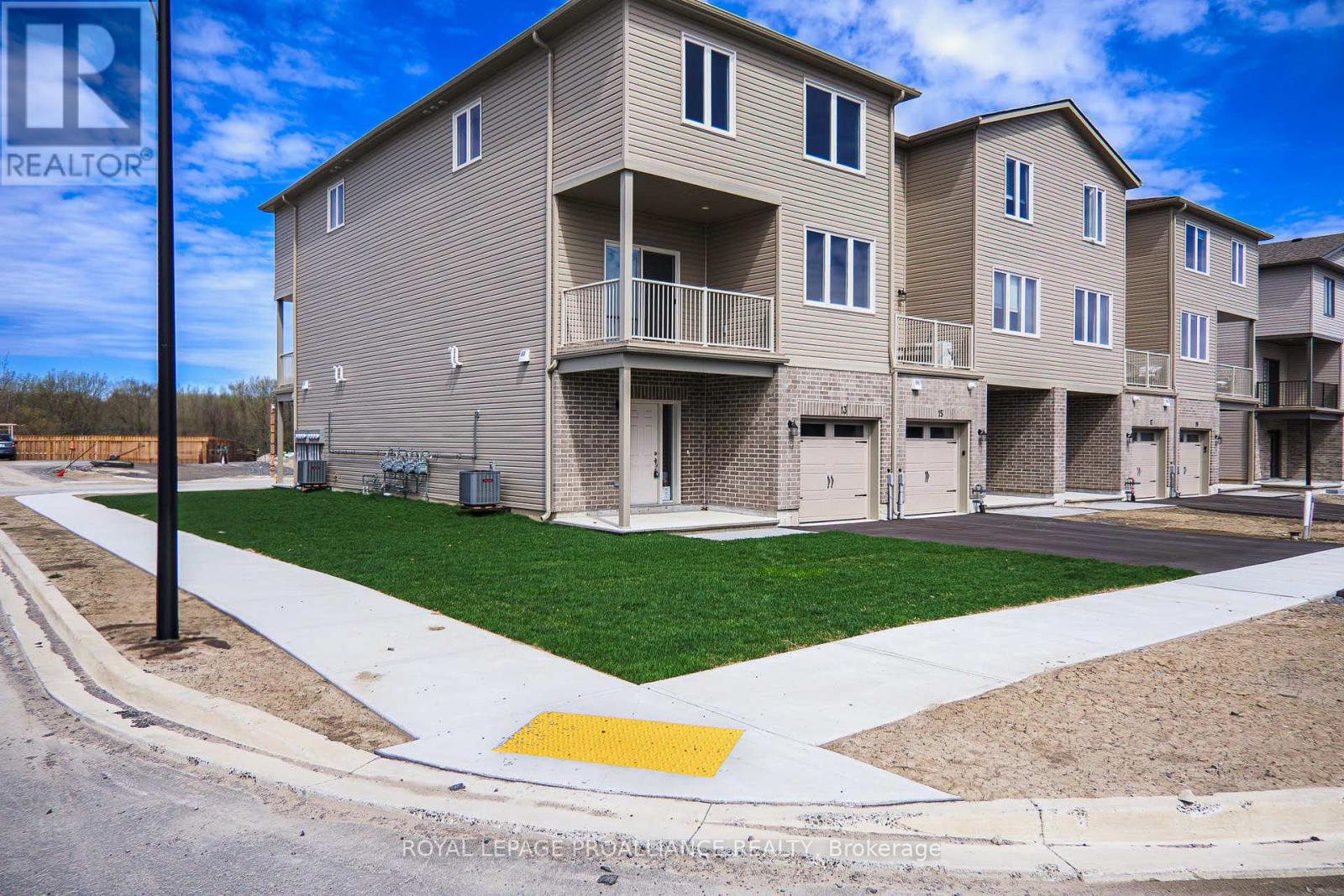 13 Markland Avenue, Prince Edward County, Ontario  K0K 2T0 - Photo 3 - X12991396