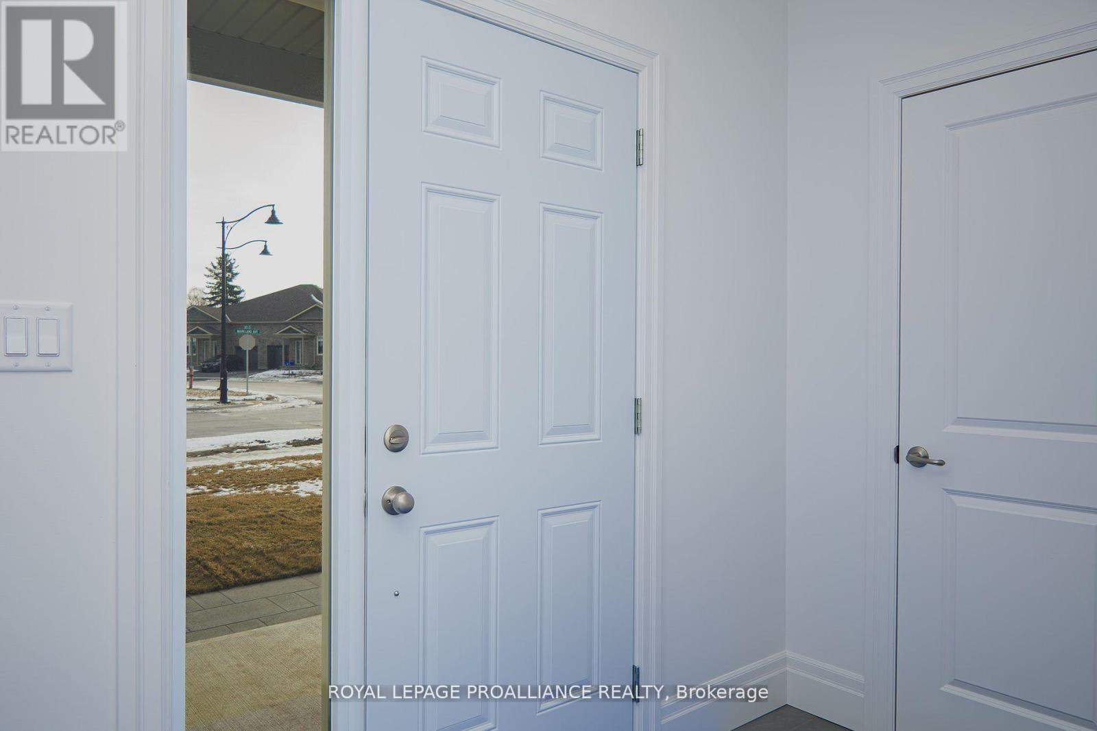 13 Markland Avenue, Prince Edward County, Ontario  K0K 2T0 - Photo 6 - X12991396