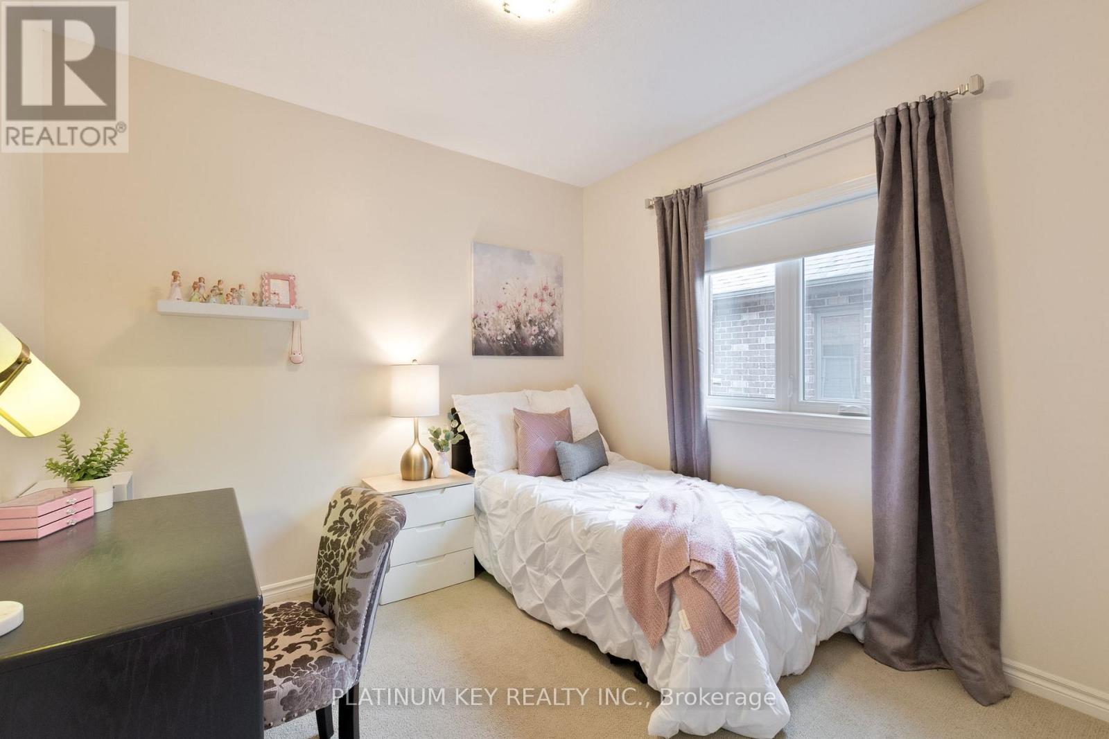 56 Cassie Crescent, Strathroy-Caradoc, Ontario N7G 4E2 - Photo 17 - X12991356