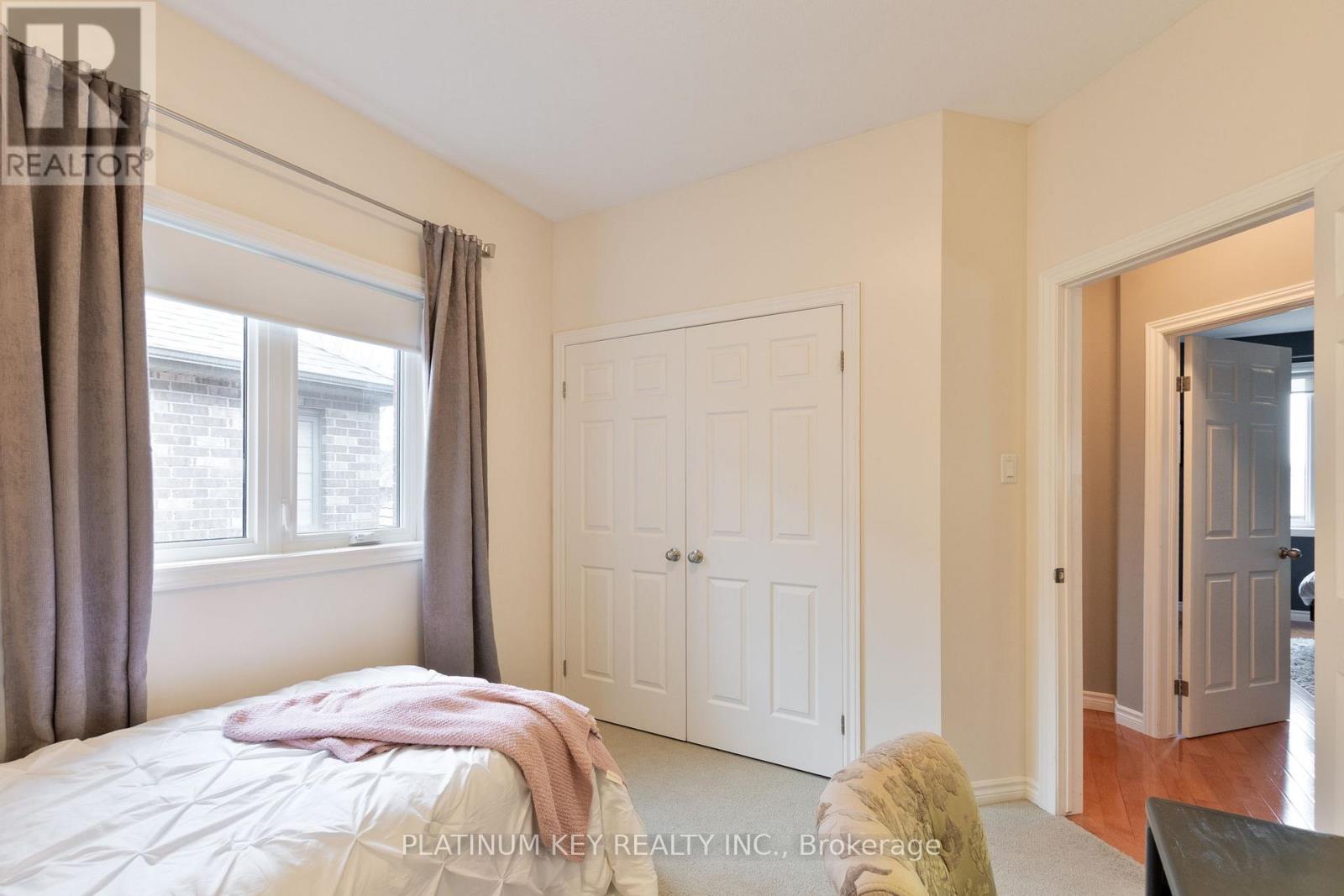 56 Cassie Crescent, Strathroy-Caradoc, Ontario N7G 4E2 - Photo 18 - X12991356