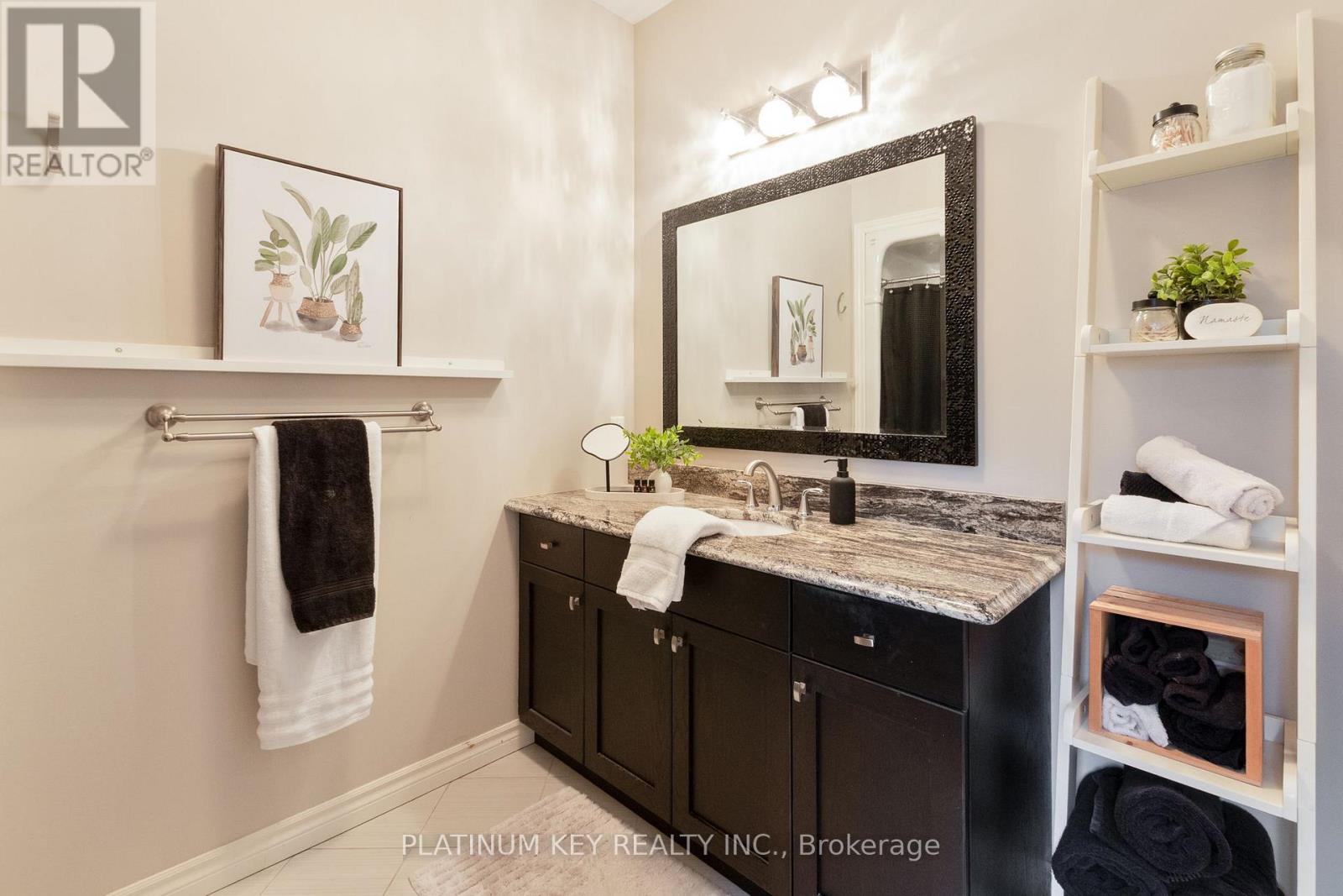 56 Cassie Crescent, Strathroy-Caradoc, Ontario N7G 4E2 - Photo 20 - X12991356