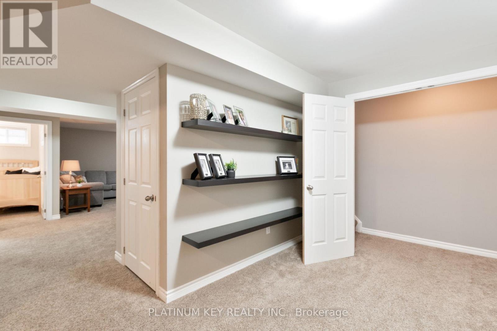 56 Cassie Crescent, Strathroy-Caradoc, Ontario N7G 4E2 - Photo 22 - X12991356