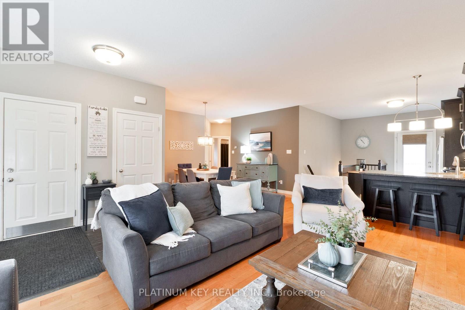 56 Cassie Crescent, Strathroy-Caradoc, Ontario N7G 4E2 - Photo 6 - X12991356