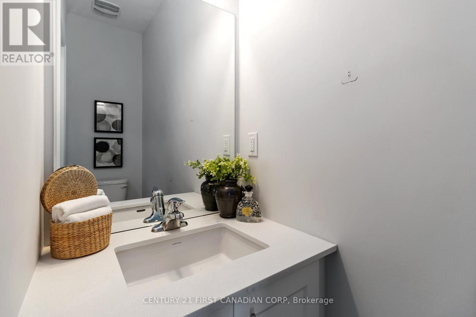 844 Sobeski Avenue, Woodstock, Ontario N4T 0P2 - Photo 13 - X12991472