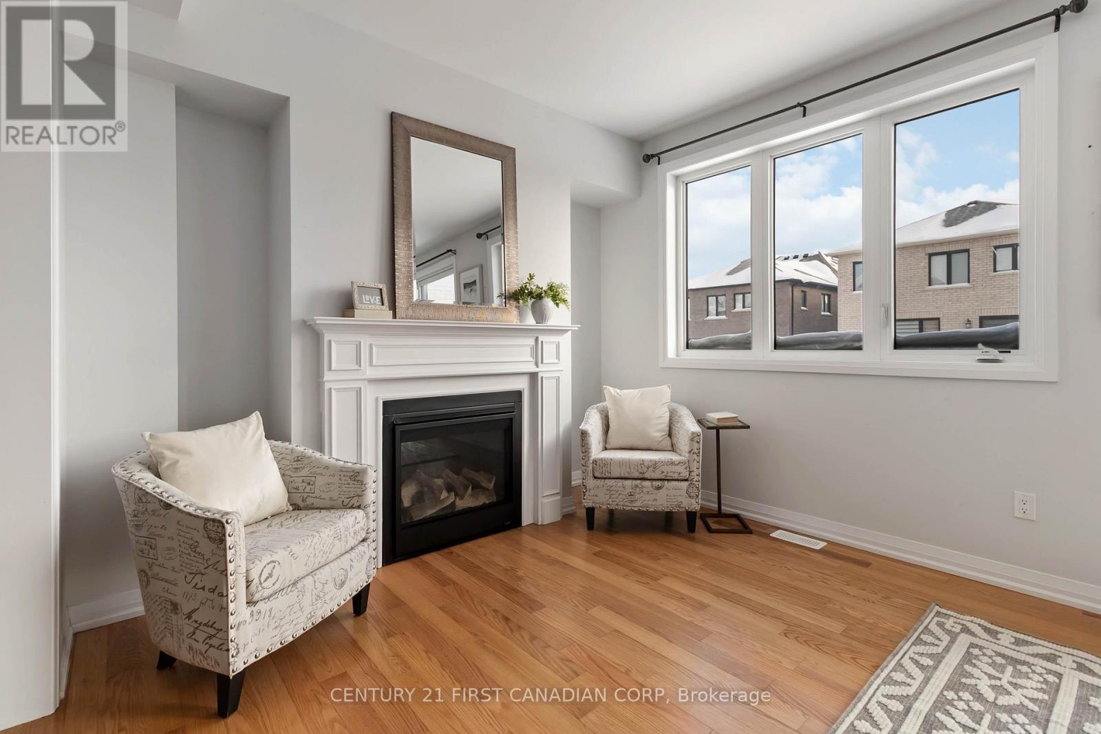 844 Sobeski Avenue, Woodstock, Ontario N4T 0P2 - Photo 8 - X12991472