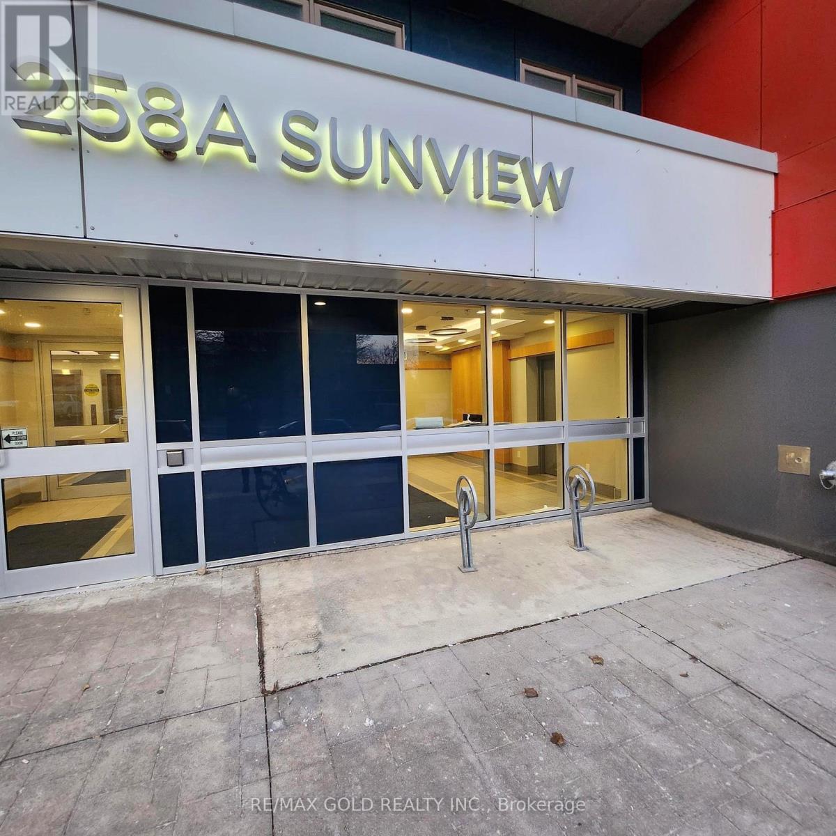 1105 - 258a Sunview Street, Waterloo, Ontario  N2L 3V9 - Photo 3 - X12991222