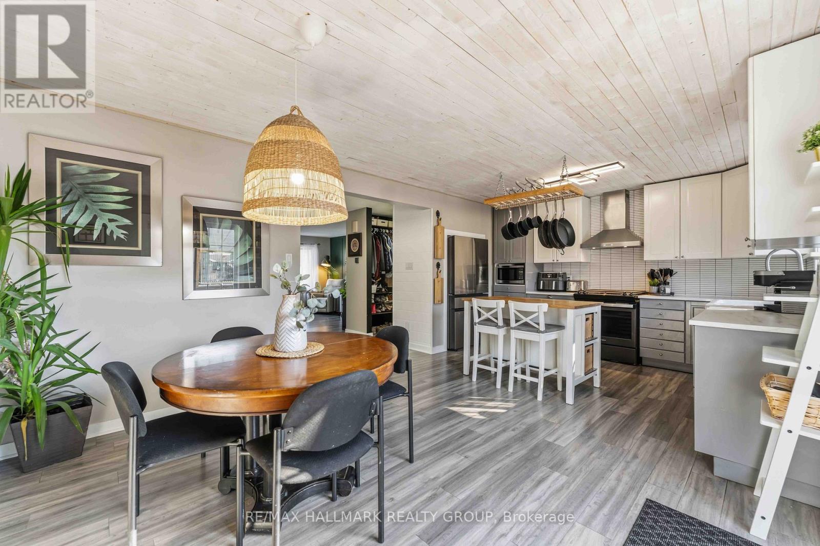 1091 Burgundy Lane, Ottawa, Ontario  K1C 2M9 - Photo 12 - X12991232