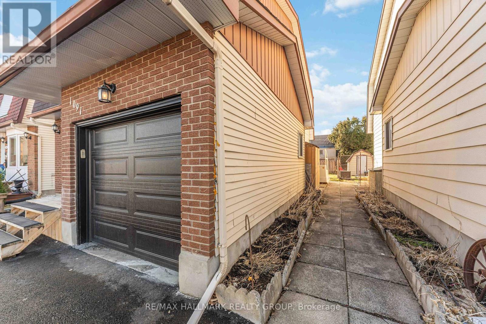 1091 Burgundy Lane, Ottawa, Ontario  K1C 2M9 - Photo 31 - X12991232