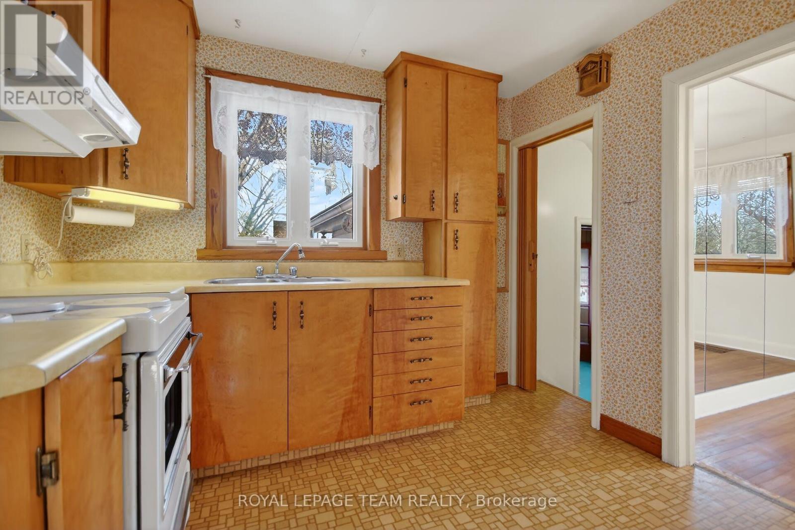 591 Churchill Avenue N, Ottawa, Ontario  K1Z 5E6 - Photo 12 - X12991388