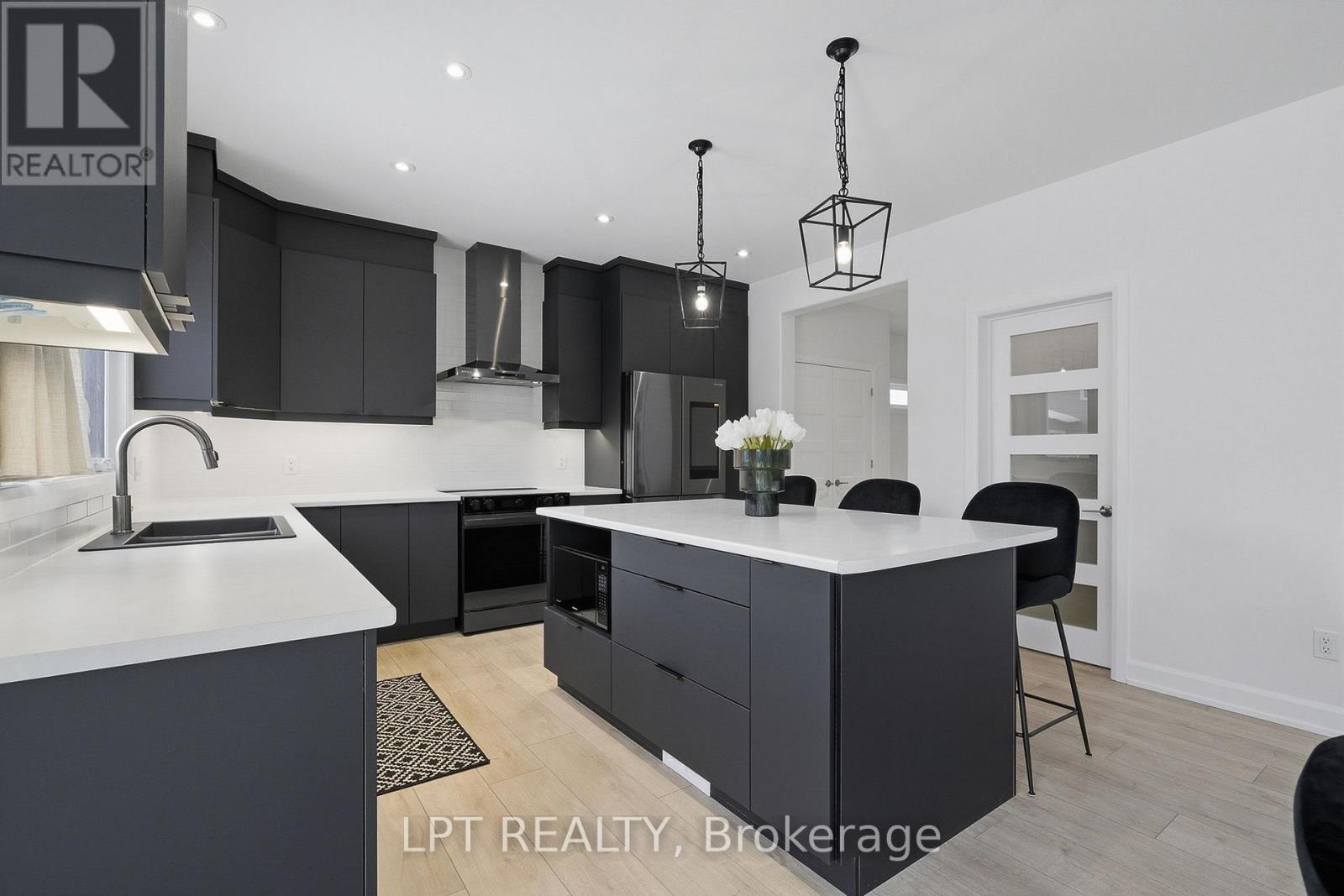 301 Moonlight Drive, Russell, Ontario  K4R 0L1 - Photo 10 - X12991502