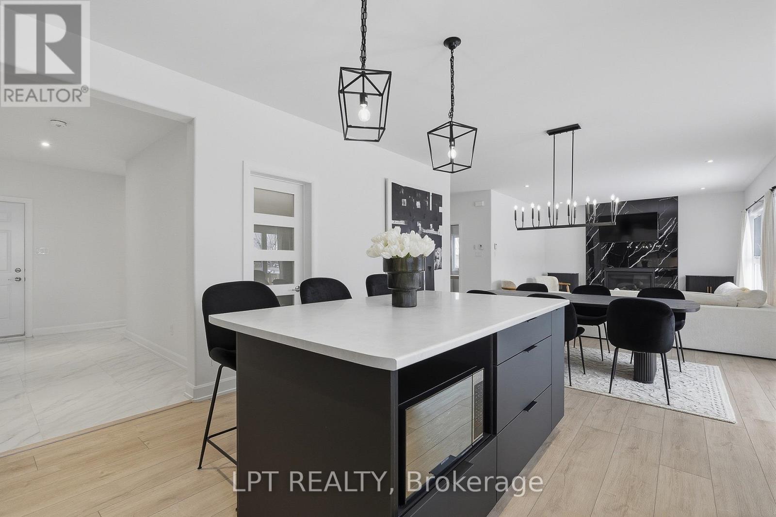 301 Moonlight Drive, Russell, Ontario  K4R 0L1 - Photo 11 - X12991502