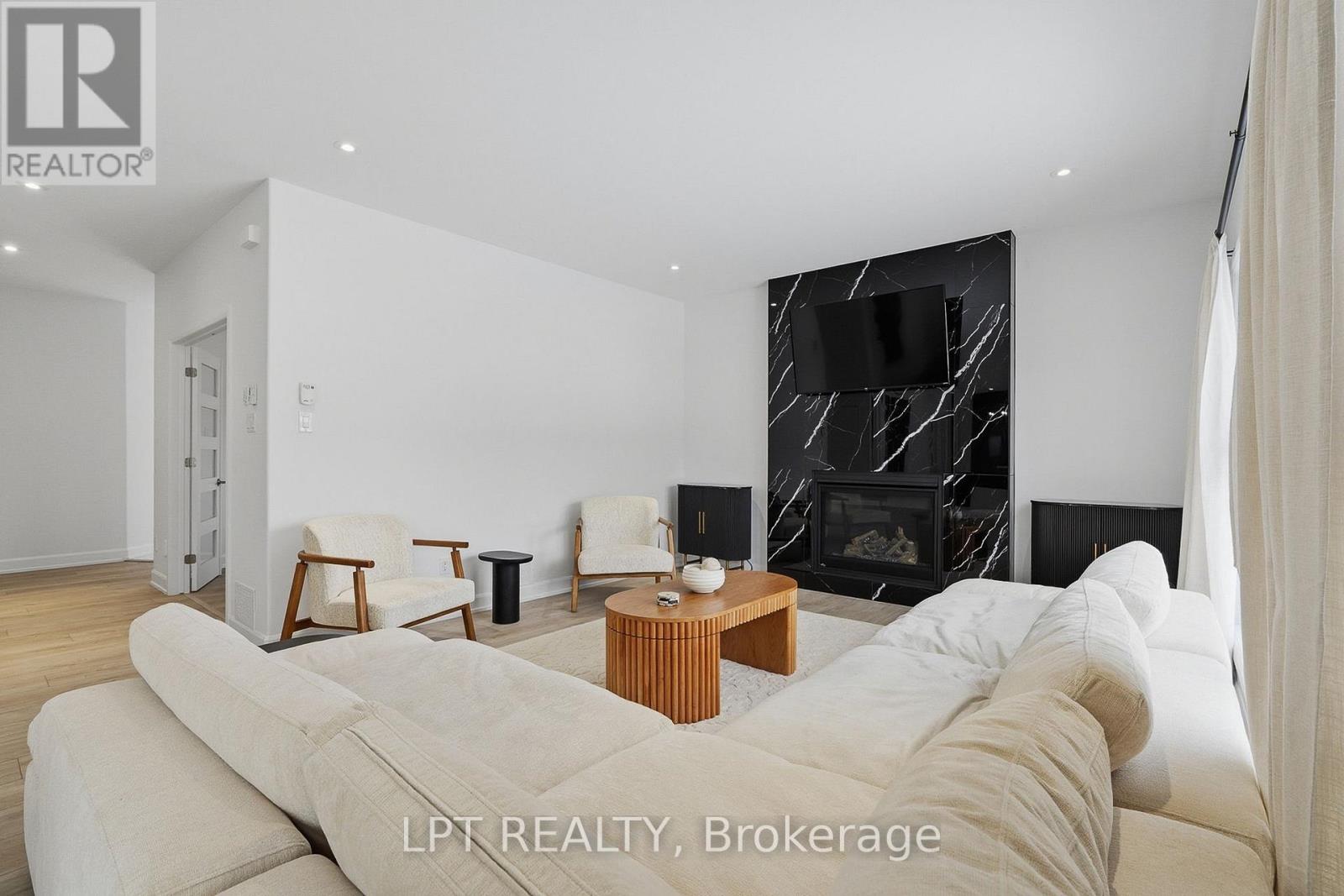 301 Moonlight Drive, Russell, Ontario  K4R 0L1 - Photo 16 - X12991502