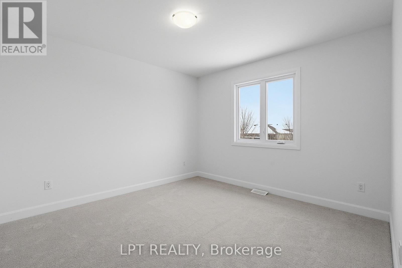 301 Moonlight Drive, Russell, Ontario  K4R 0L1 - Photo 21 - X12991502