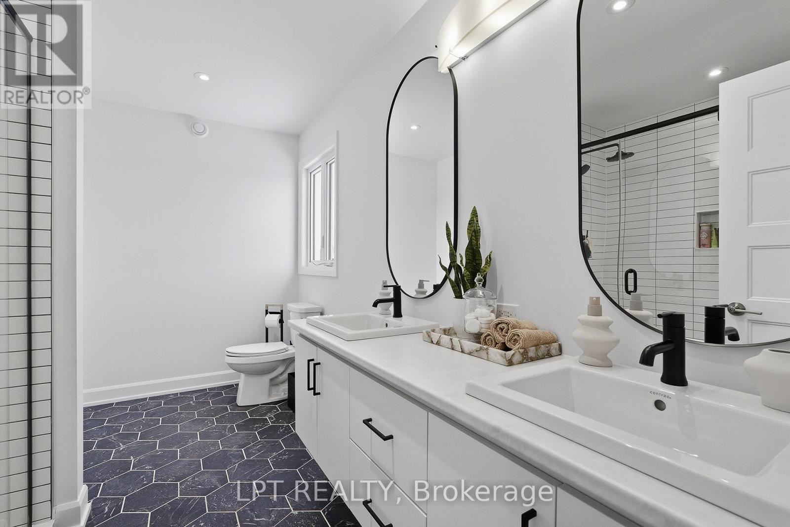 301 Moonlight Drive, Russell, Ontario  K4R 0L1 - Photo 24 - X12991502