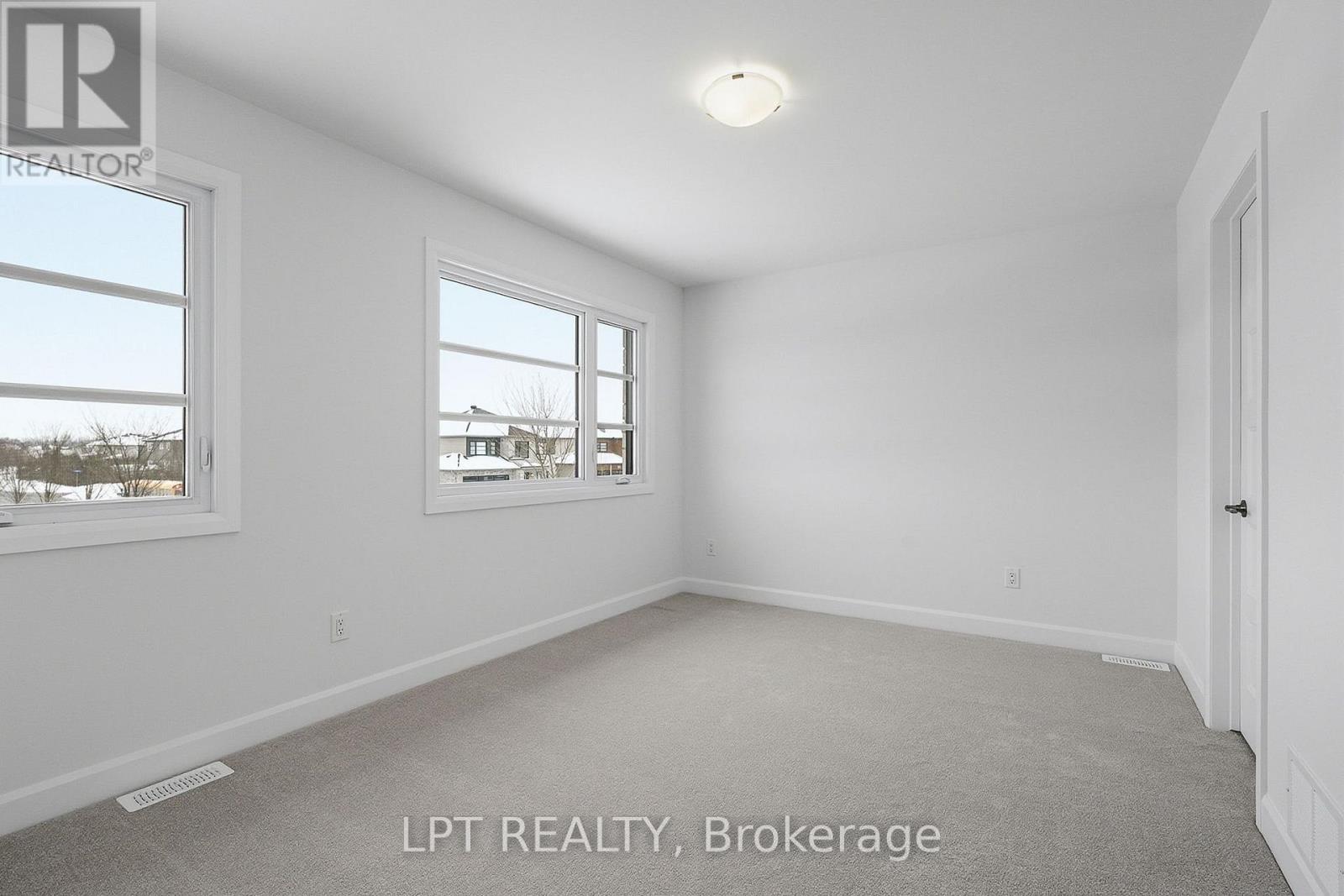 301 Moonlight Drive, Russell, Ontario  K4R 0L1 - Photo 28 - X12991502