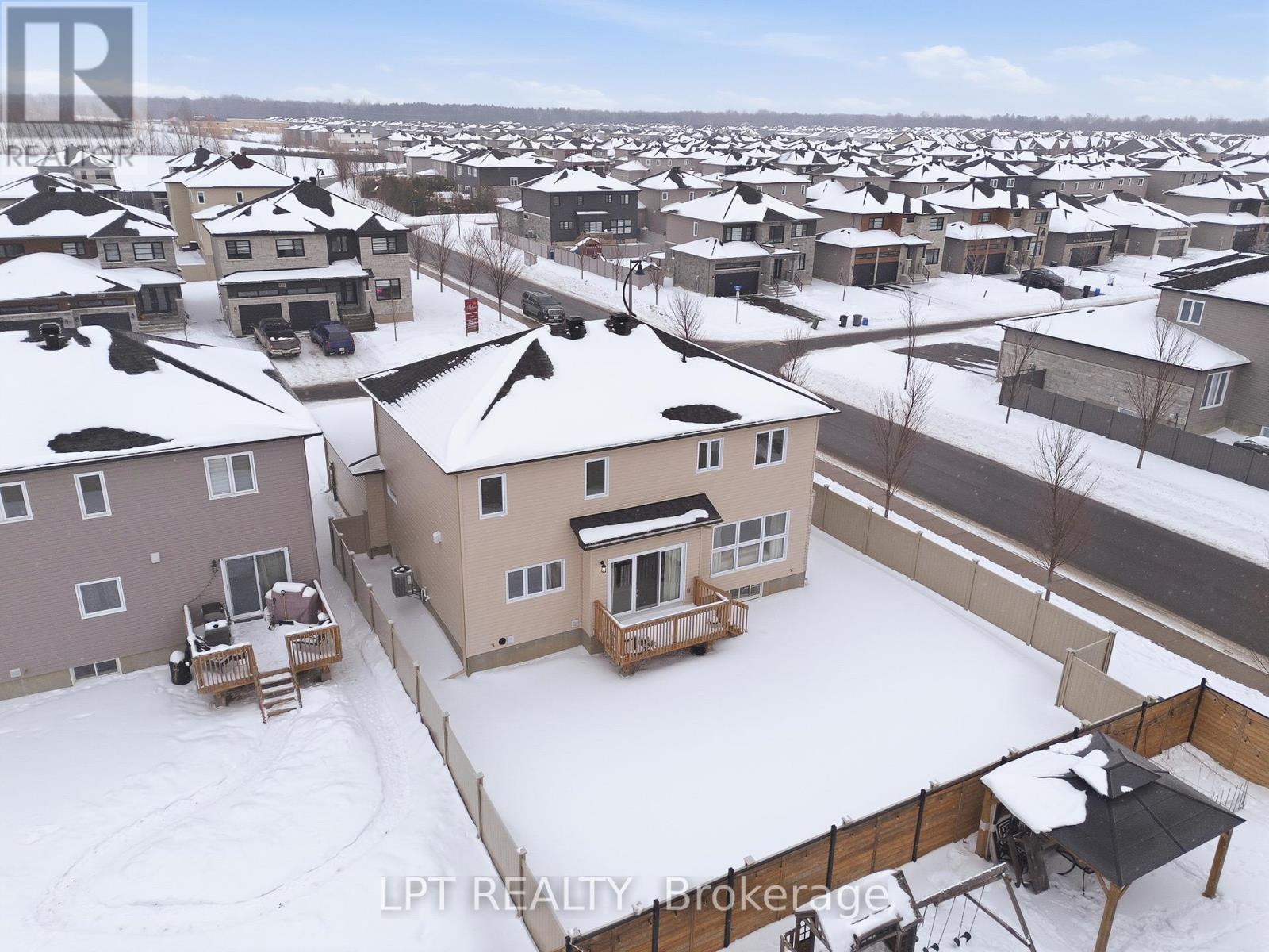 301 Moonlight Drive, Russell, Ontario  K4R 0L1 - Photo 35 - X12991502