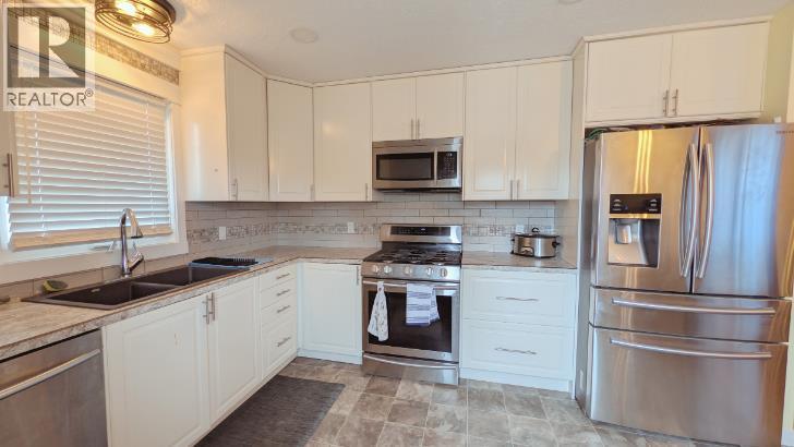 535 16 Street, Fort Macleod, Alberta  T0L 0Z0 - Photo 3 - A2293782