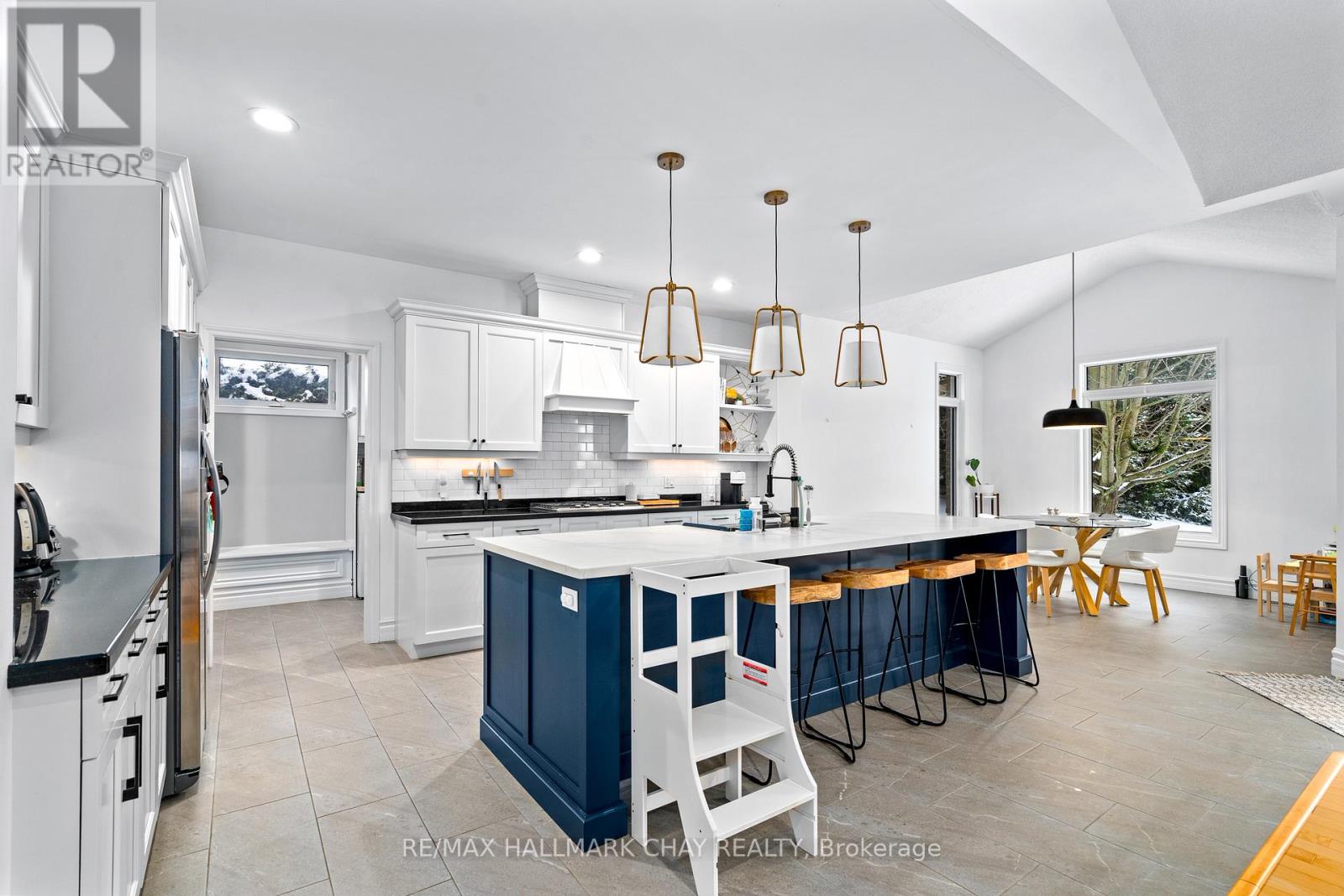 3 Forest Hill Drive, Springwater, Ontario  L9X 0J4 - Photo 13 - S12990478