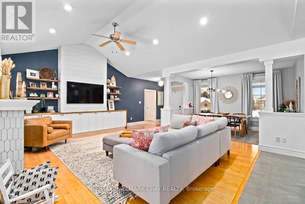 3 Forest Hill Drive, Springwater, Ontario  L9X 0J4 - Photo 5 - S12990478