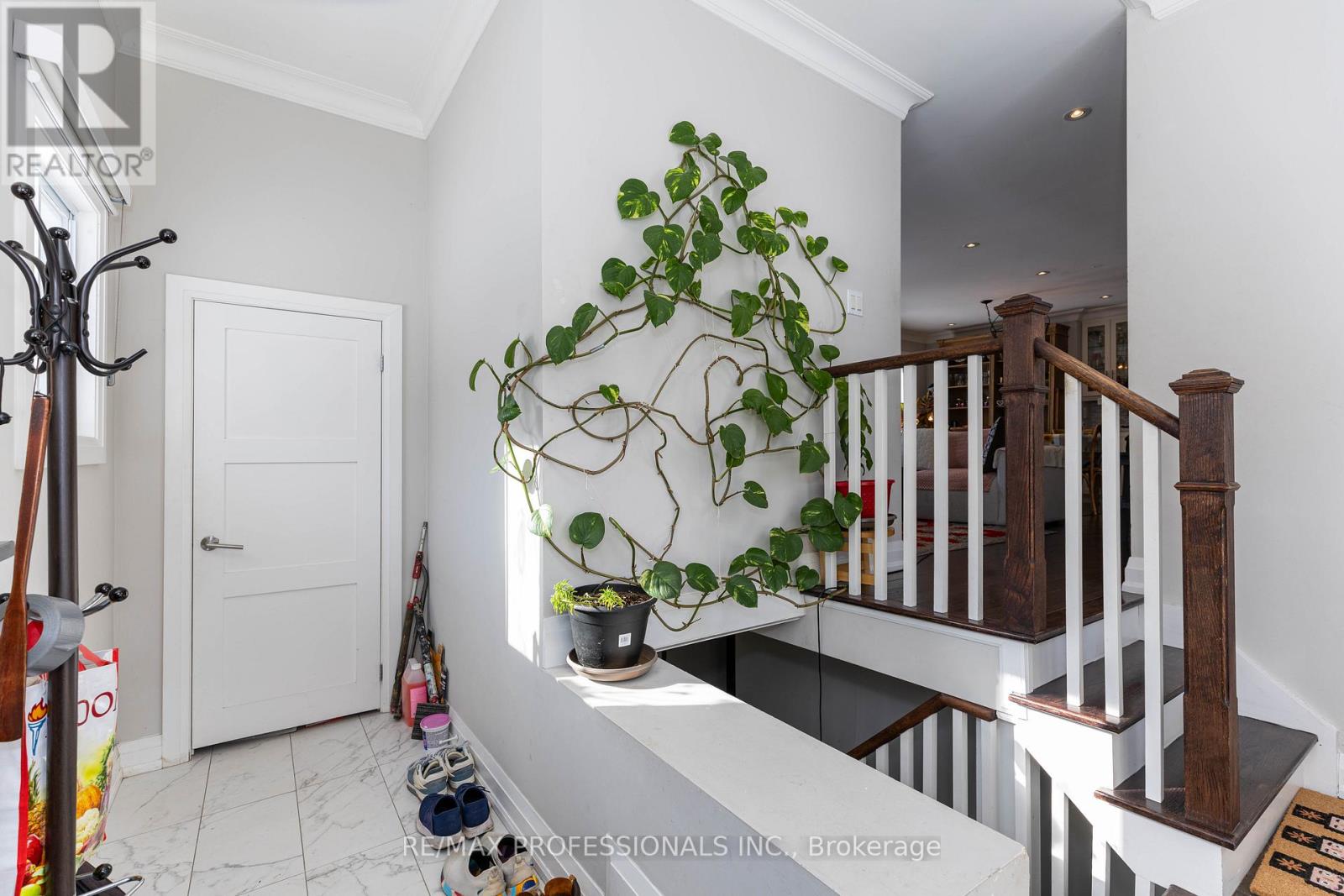 58 Rutledge Road, Mississauga, Ontario  L5M 1H4 - Photo 4 - W12932064