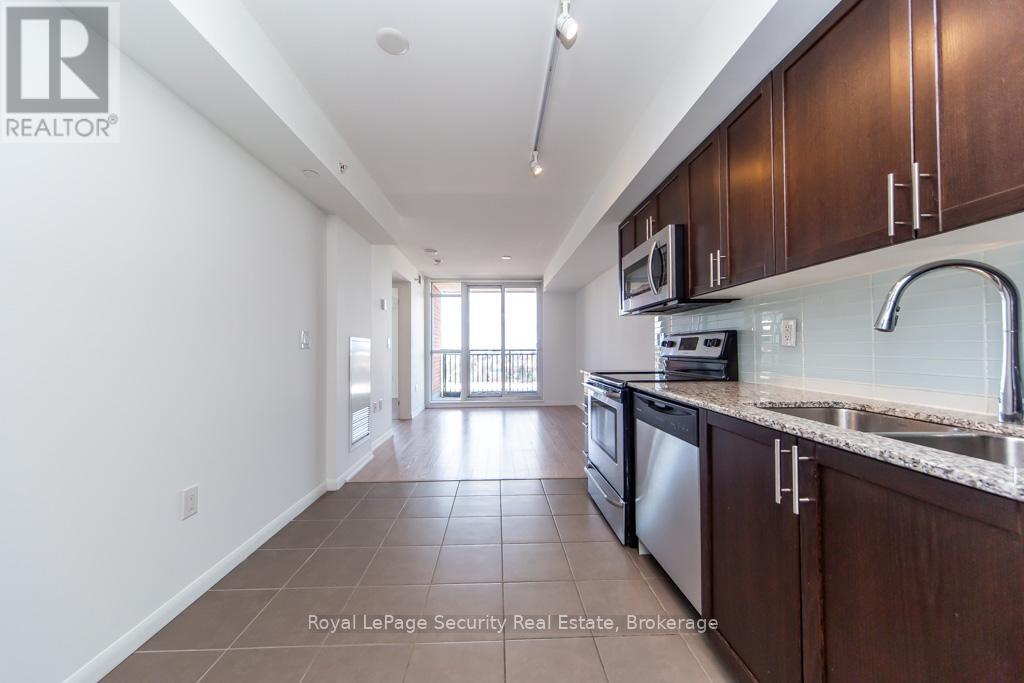 1121 - 800 Lawrence Avenue W, Toronto, Ontario  M6A 0B1 - Photo 6 - W12990696