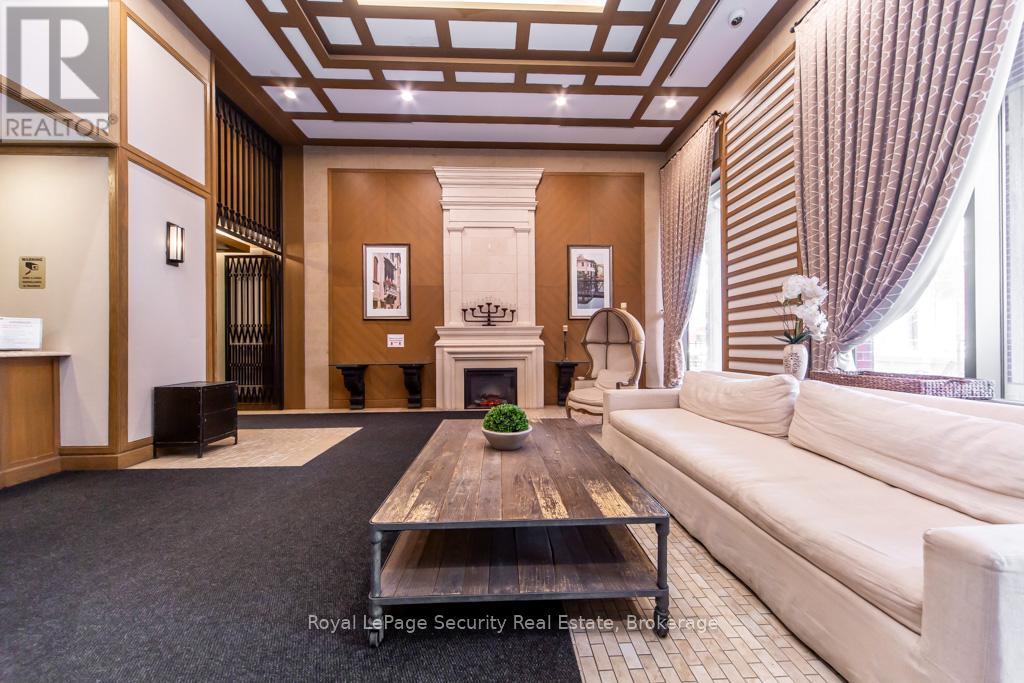 1121 - 800 Lawrence Avenue W, Toronto, Ontario  M6A 0B1 - Photo 4 - W12990696