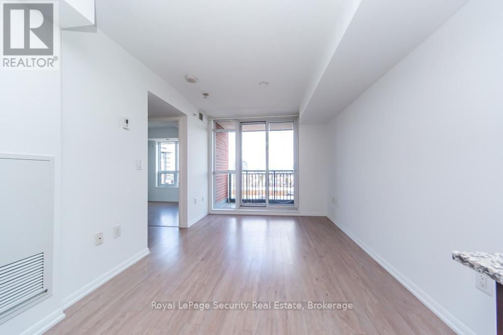 1121 - 800 Lawrence Avenue W, Toronto, Ontario  M6A 0B1 - Photo 7 - W12990696