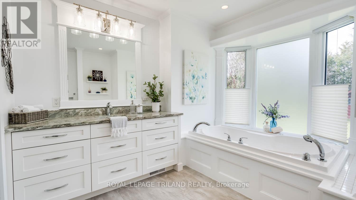 2416 Sunningdale Road W, Middlesex Centre, Ontario  N6H 5L2 - Photo 16 - X12991416