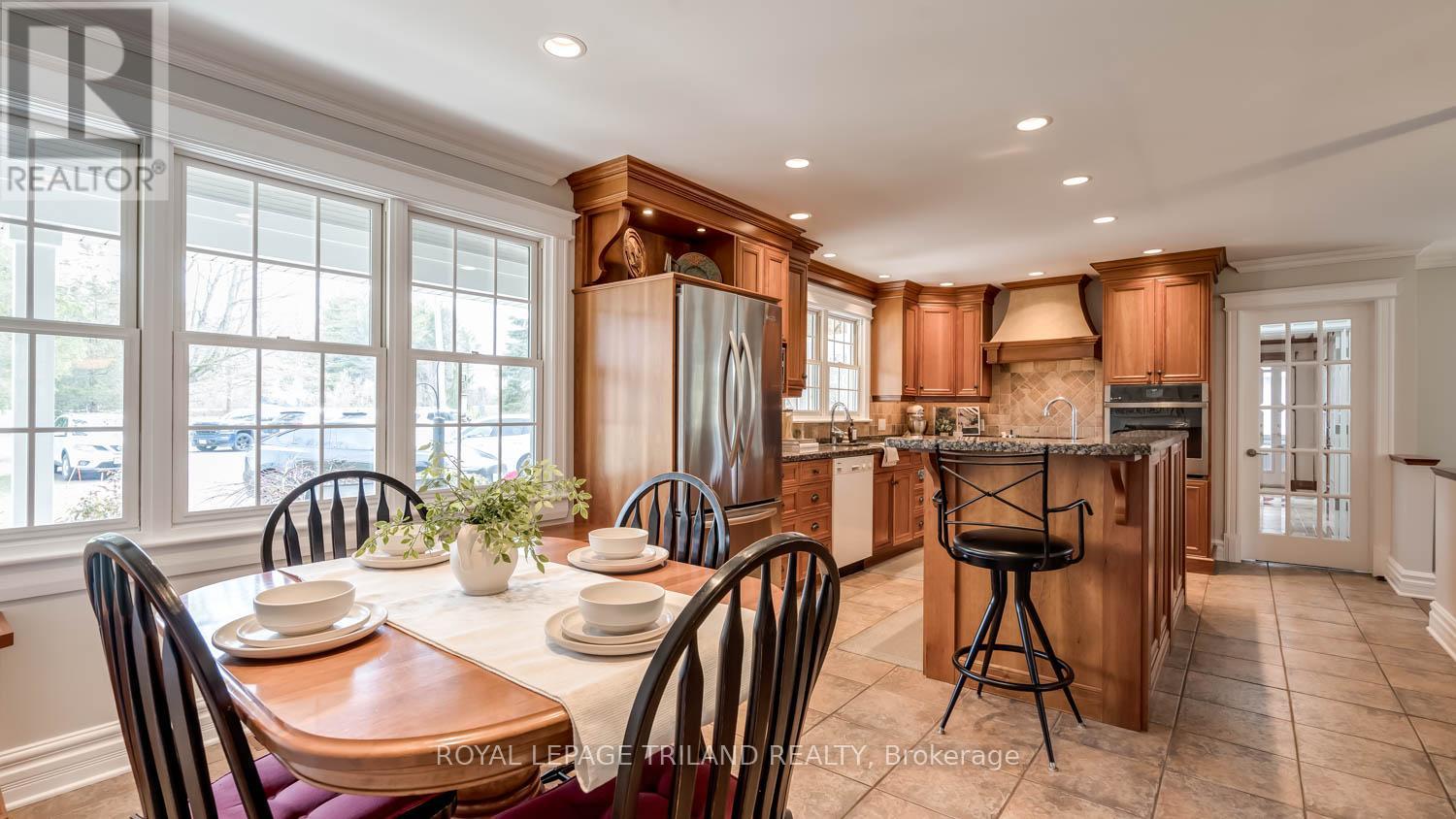 2416 Sunningdale Road W, Middlesex Centre, Ontario  N6H 5L2 - Photo 8 - X12991416