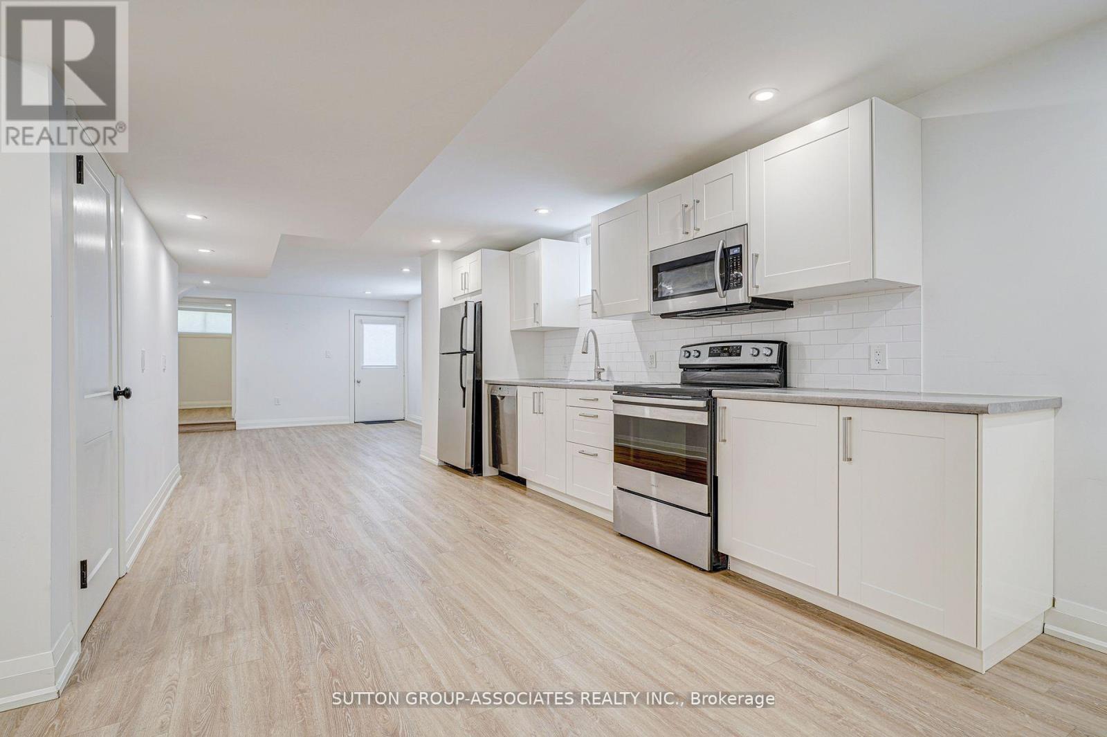 Lower - 233 Albany Avenue, Toronto, Ontario  M5R 3C7 - Photo 11 - C12991246