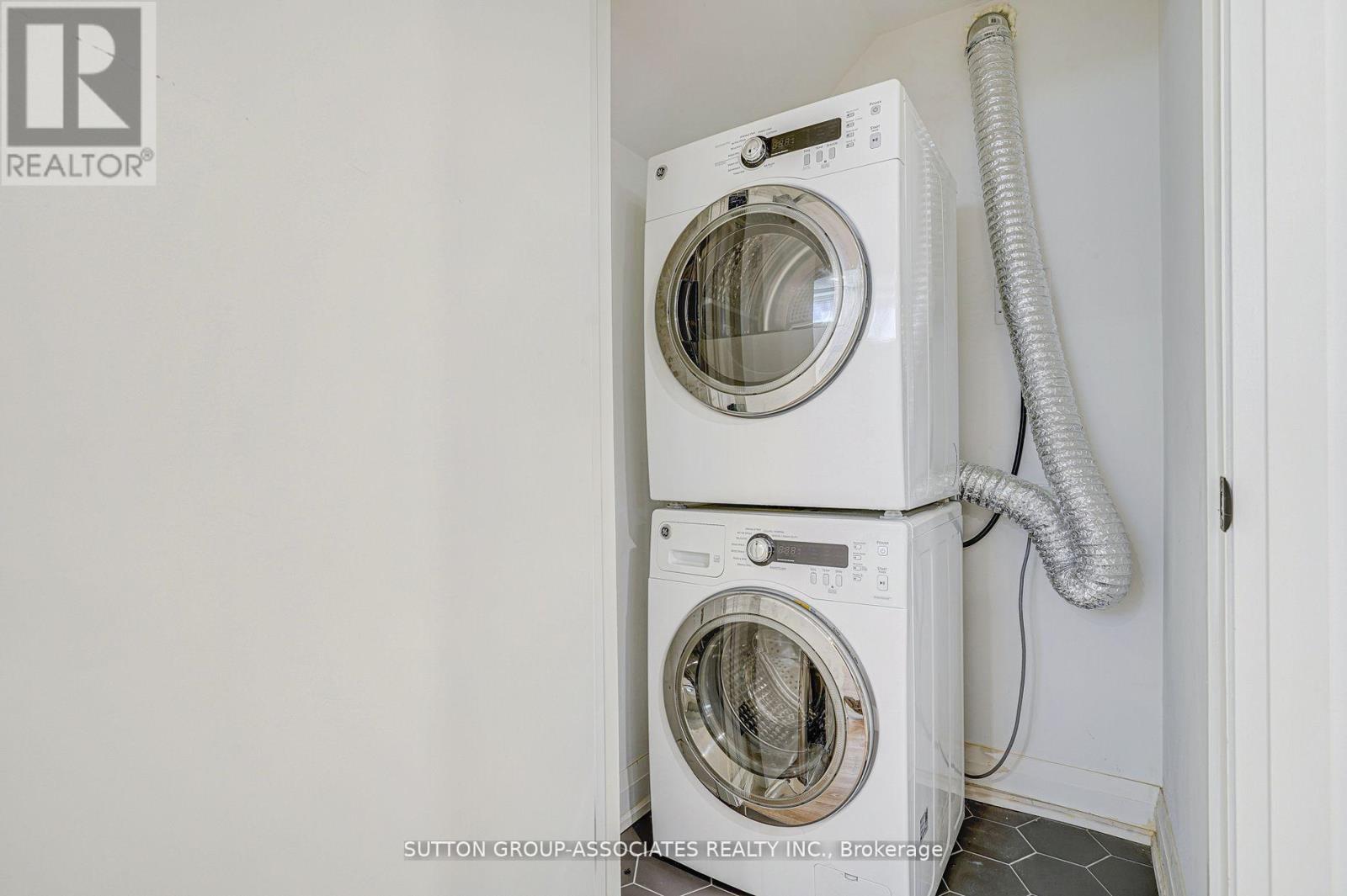 Lower - 233 Albany Avenue, Toronto, Ontario  M5R 3C7 - Photo 19 - C12991246