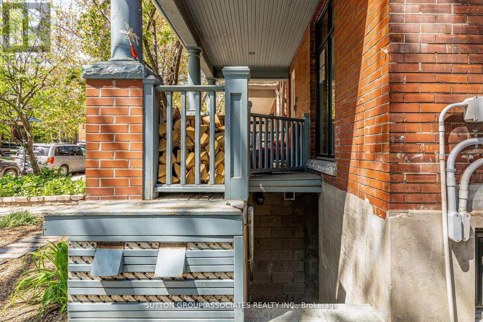 Lower - 233 Albany Avenue, Toronto, Ontario  M5R 3C7 - Photo 2 - C12991246