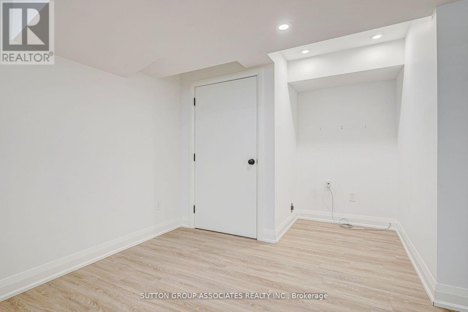 Lower - 233 Albany Avenue, Toronto, Ontario  M5R 3C7 - Photo 4 - C12991246