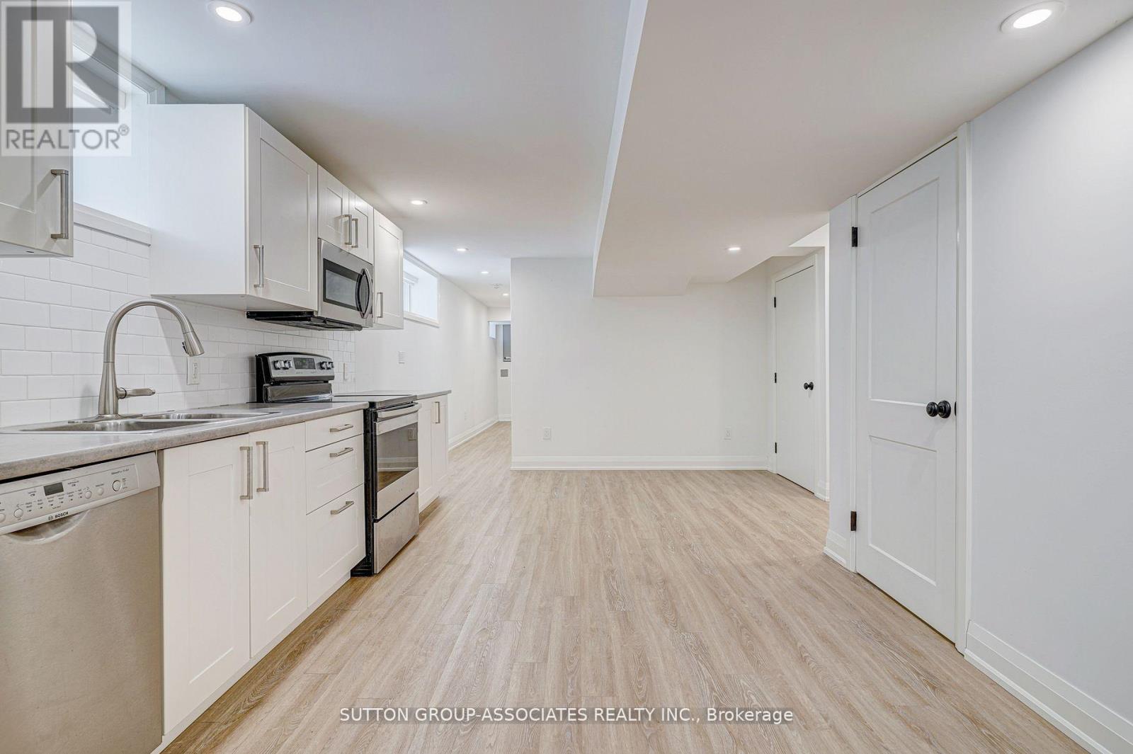 Lower - 233 Albany Avenue, Toronto, Ontario  M5R 3C7 - Photo 6 - C12991246