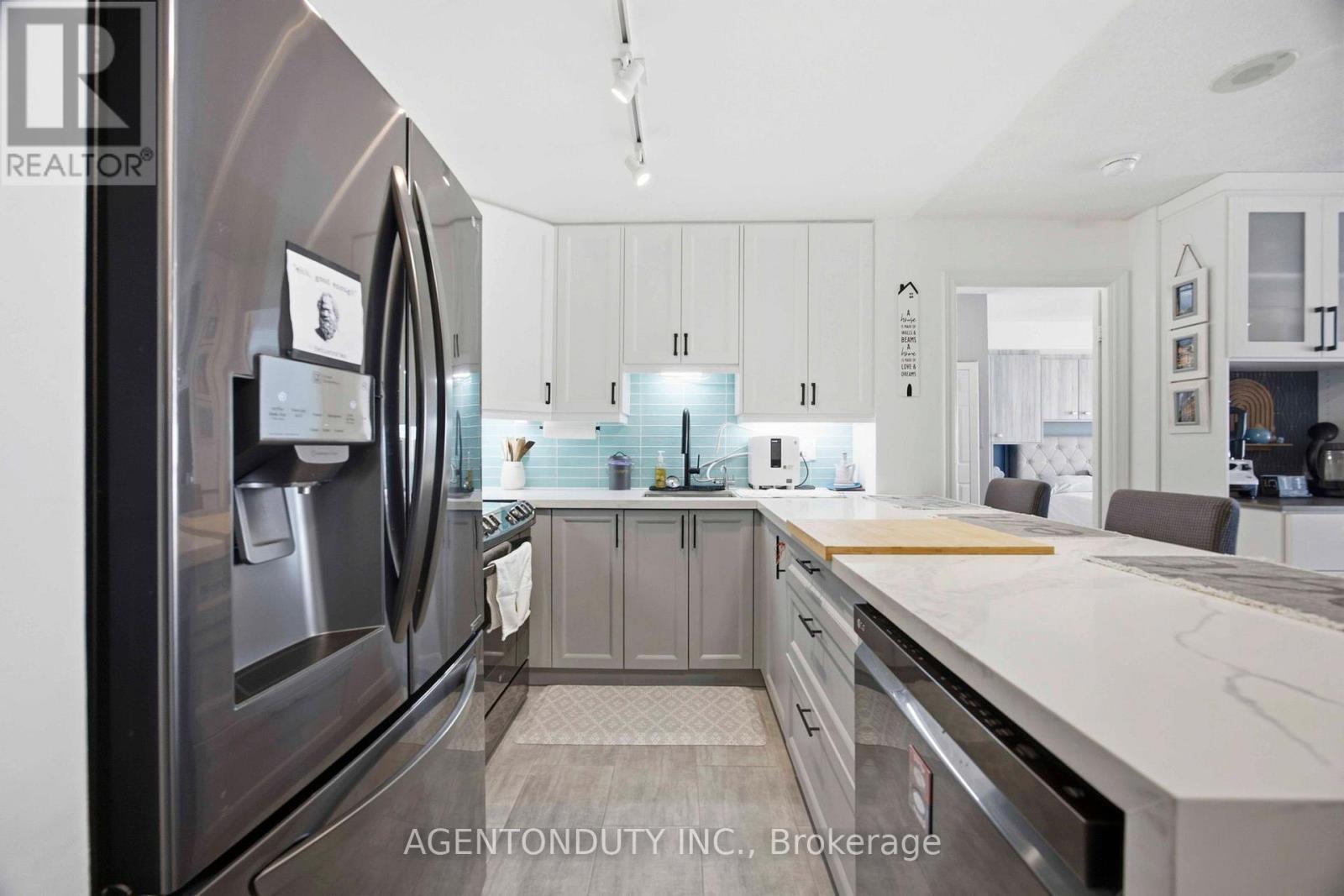 516 - 109 Front Street E, Toronto, Ontario  M5A 4P7 - Photo 5 - C12991274