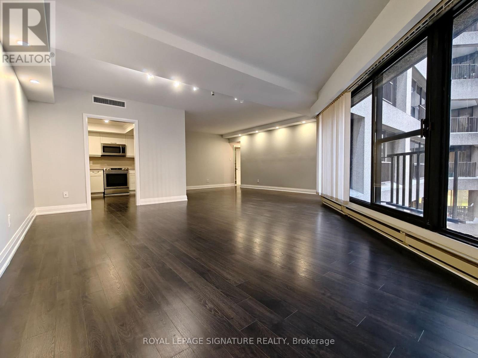 512 - 55 Harbour Square, Toronto, Ontario  M5J 2L1 - Photo 13 - C12991300